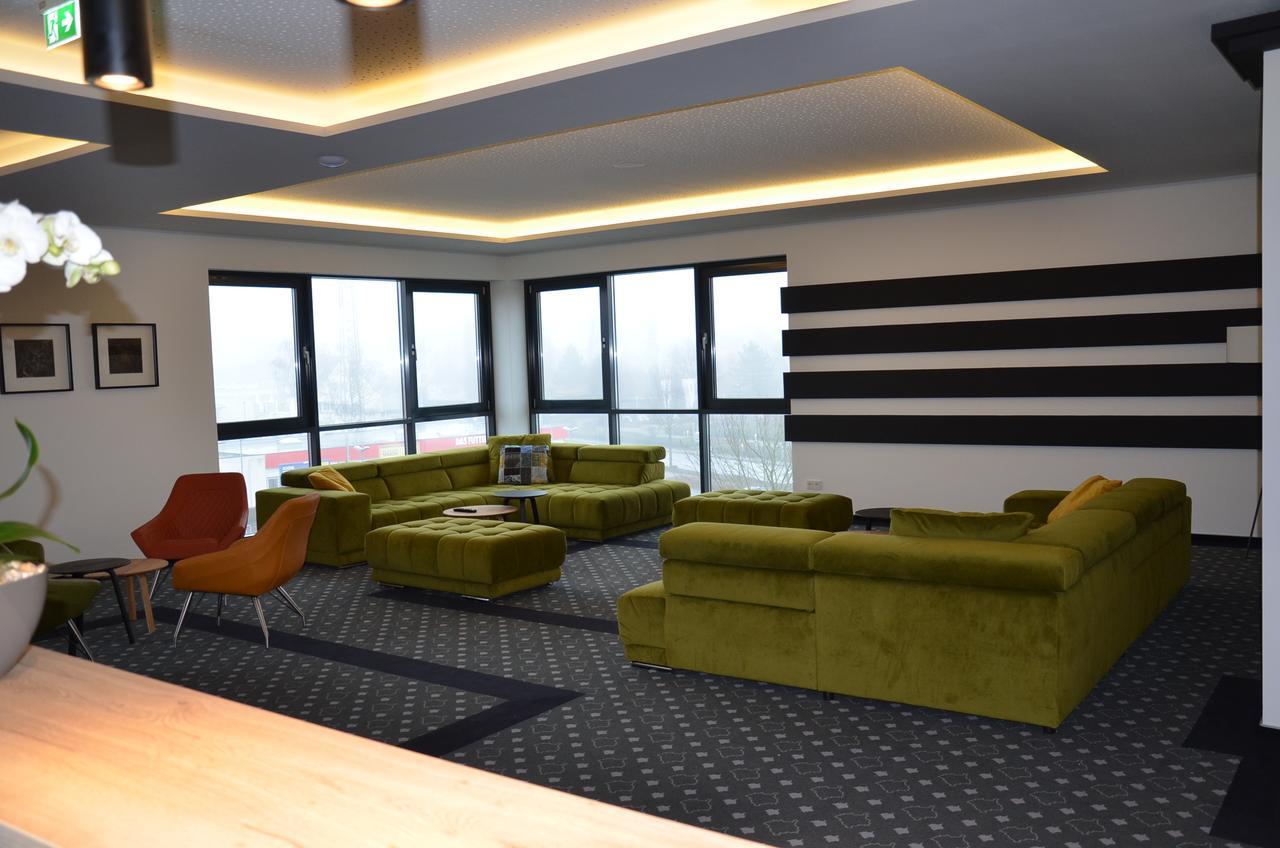 Sky Hotel Cloppenburg Eksteriør billede