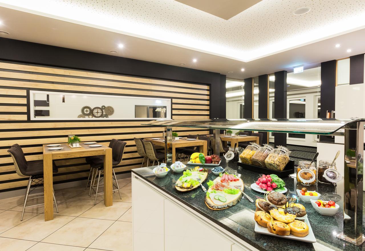 Sky Hotel Cloppenburg Eksteriør billede