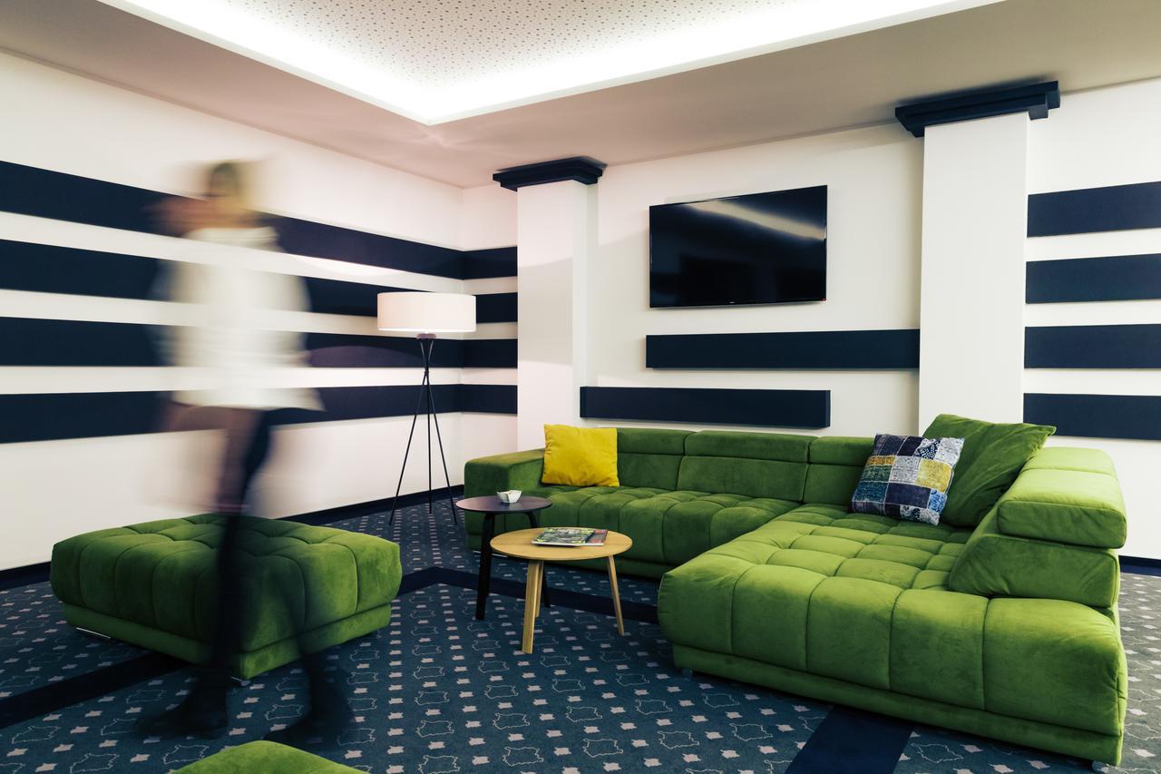 Sky Hotel Cloppenburg Eksteriør billede
